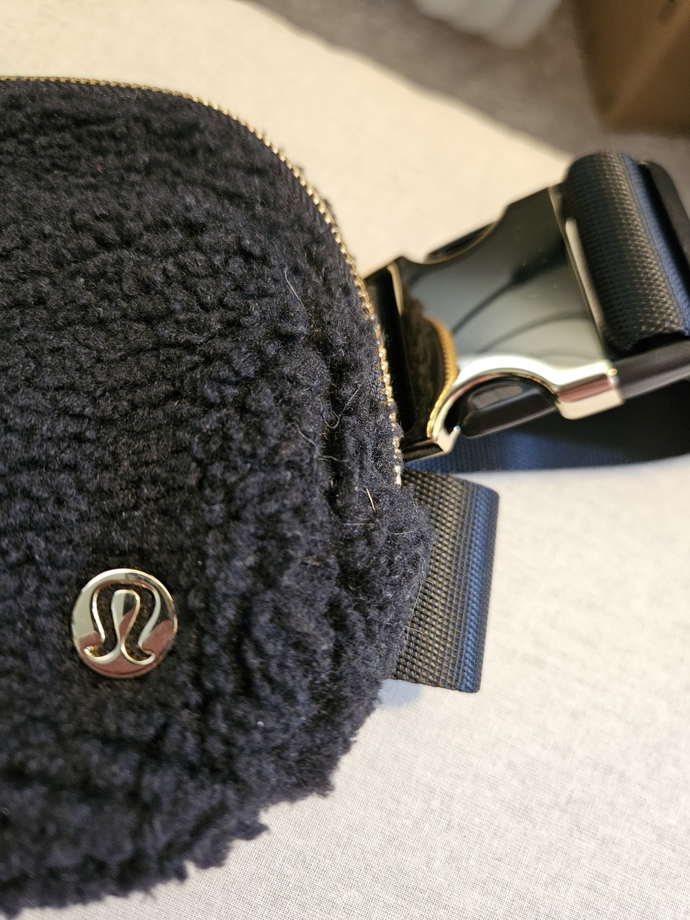 Lululemon Fleece Sherpa Belt Bag - Picture 5 of 6